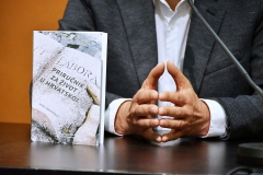 Prirucnik-za-zivot-u-Hrvatskoj-Promocija-Zagreb_019-scaled